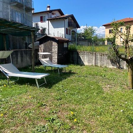 Ferienwohnung The Children Smile- With Private Garden Colico Exterior foto